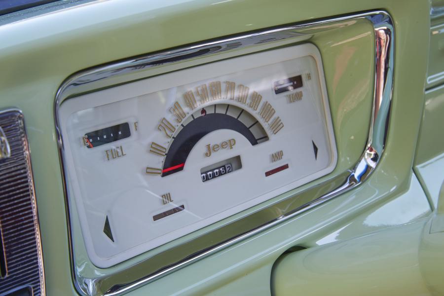 Панель приборов Jeep Wagoneer Roadtrip 2018 года  (фото 5 из 60)